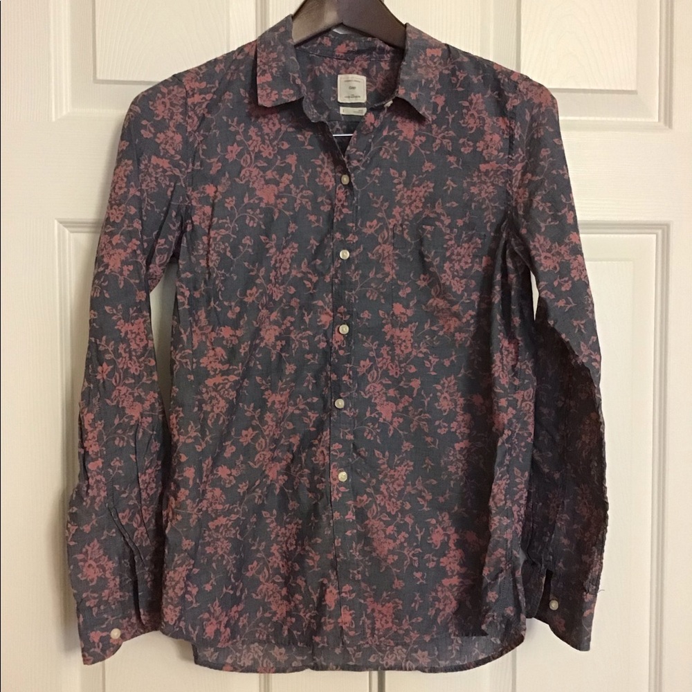 Gap fitted boyfriend button down - Picture 2 of 4